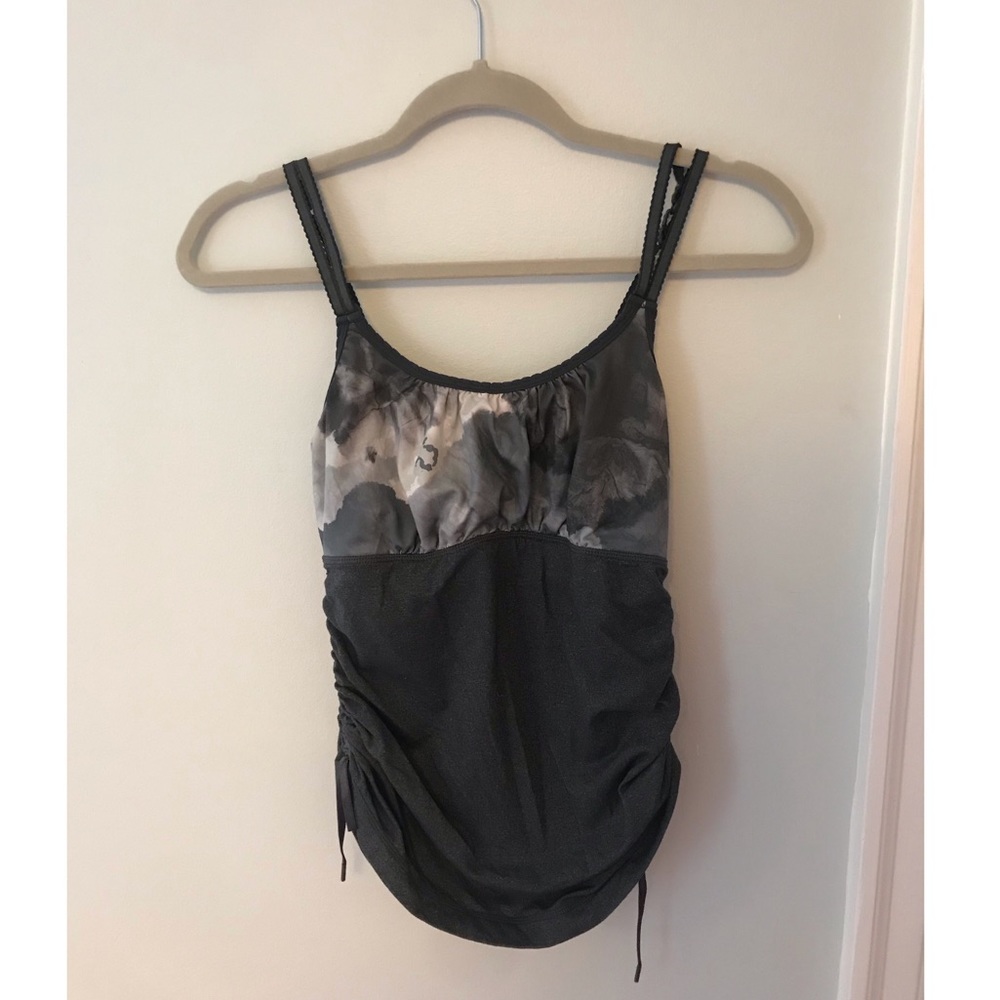 Grey Thin-strap Lululemon tank, size 6